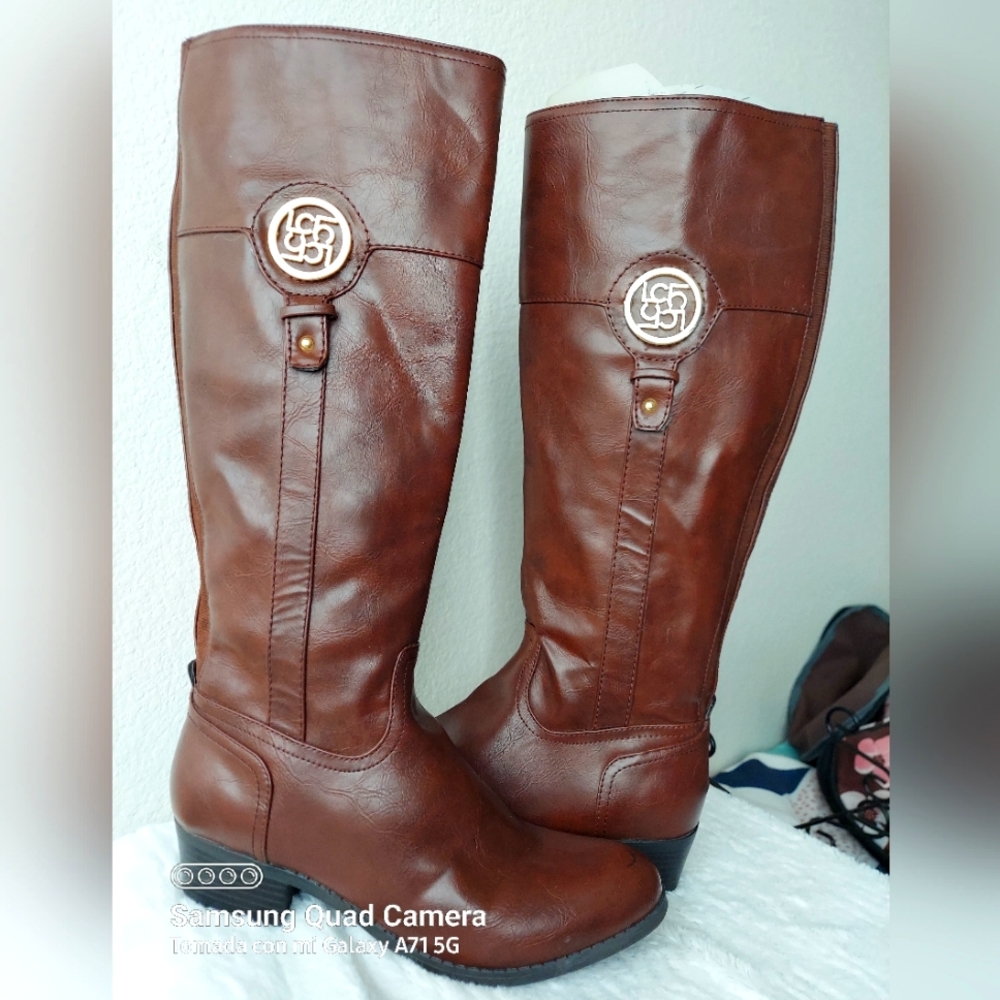 Liz claiborne boots size 7.5 M